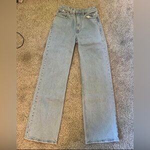 Abercrombie 90s high rise relaxed jeans- light wash- size 24R